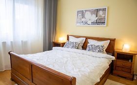 OAK Apartment - Piata Victoriei